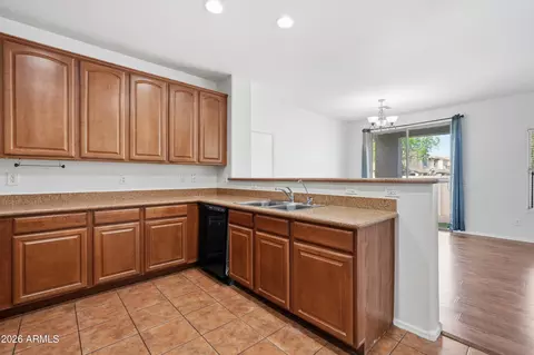 Kitchen - 5856 E Holmes Ave, Mesa, AZ 85206 photo 4 of 5