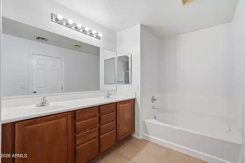 Bath - 5856 E Holmes Ave, Mesa, AZ 85206 photo 2 of 4