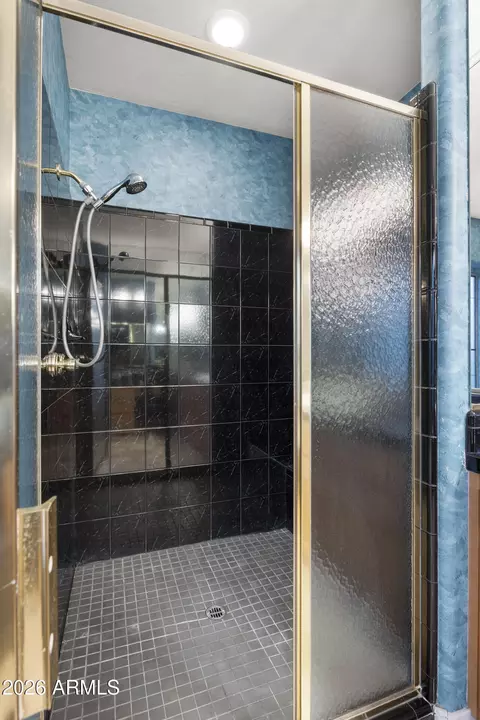 Bath - 6534 N 29th St, Phoenix, AZ 85016 photo 5 of 6