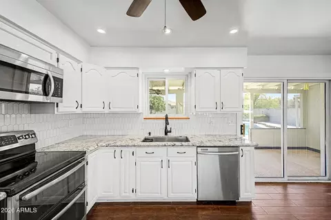 Kitchen - 9041 E Gary Ln, Mesa, AZ 85207 photo 2 of 2