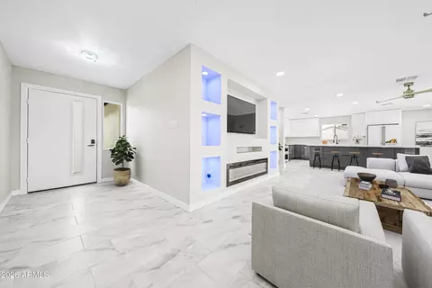 8202 E Whitton Ave, Scottsdale, AZ 85251