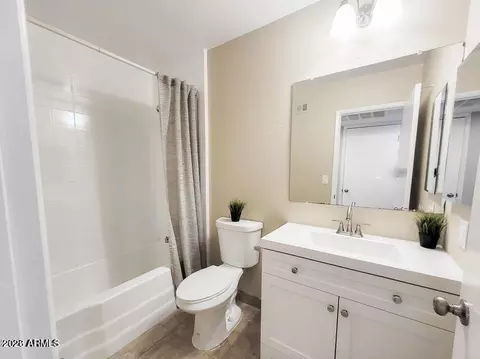 810 E Colter St #34, Phoenix, AZ 85014 photo 3