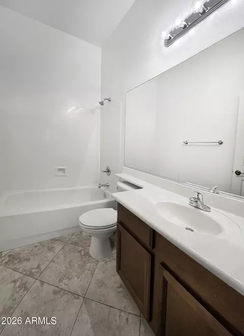 Bath - 1046 E Phelps St, Gilbert, AZ 85295 photo 2 of 6