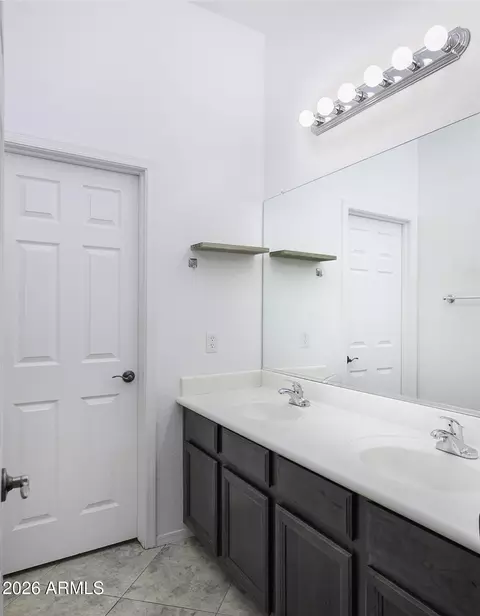 Bath - 1046 E Phelps St, Gilbert, AZ 85295 photo 1 of 6