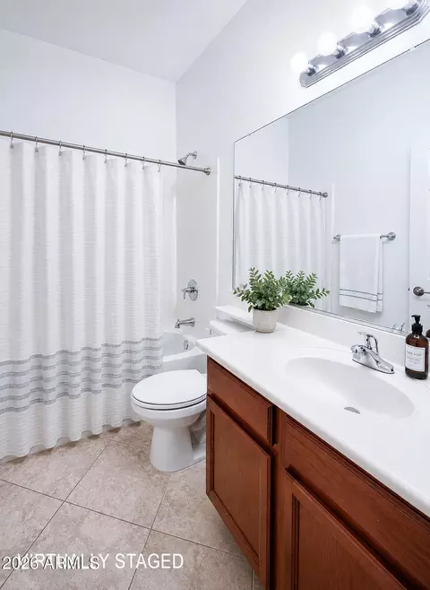 Bath - 1046 E Phelps St, Gilbert, AZ 85295 photo 4 of 6