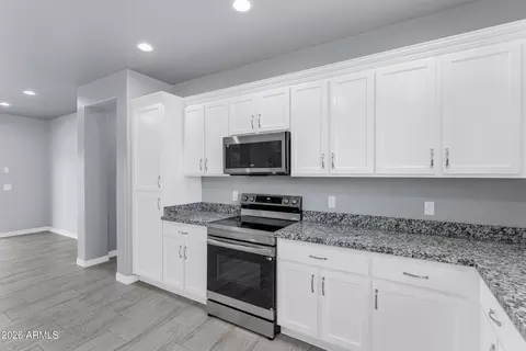Kitchen - 11510 E Vine Ave, Mesa, AZ 85208 photo 2 of 3