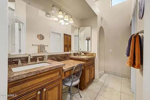 Bath - 4718 E Monte Way, Phoenix, AZ 85044 photo 1 of 3