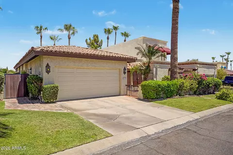 Exterior - 4718 E Monte Way, Phoenix, AZ 85044 photo 2 of 15