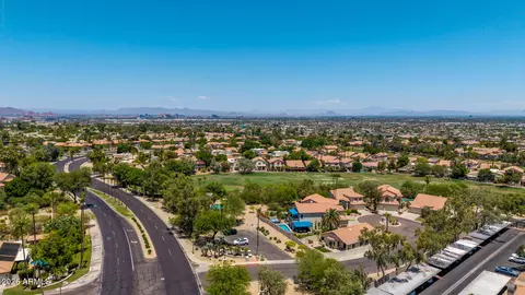 View/Area - 4718 E Monte Way, Phoenix, AZ 85044 photo 6 of 9