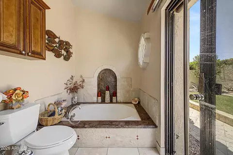 Bath - 4718 E Monte Way, Phoenix, AZ 85044 photo 2 of 3