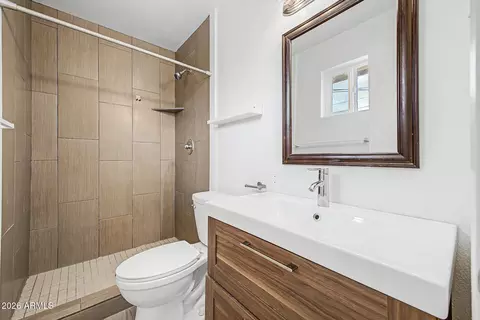 Bath - 15 E Alameda Dr, Tempe, AZ 85282 photo 1 of 2