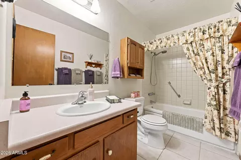 Bath - 7015 W Wolf St, Phoenix, AZ 85033 photo 1 of 1