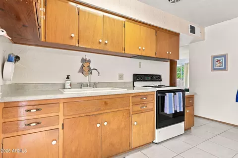 Kitchen - 7015 W Wolf St, Phoenix, AZ 85033 photo 3 of 3