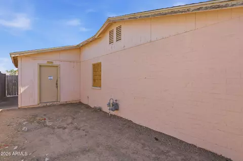 Exterior - 7301 W Heatherbrae Dr, Phoenix, AZ 85033 photo 3 of 3