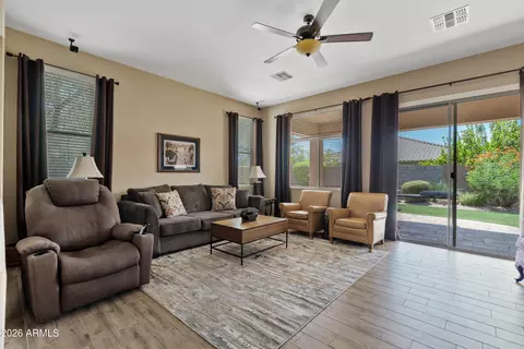 Living - 4315 E Knudsen Dr, Phoenix, AZ 85050 photo 2 of 3