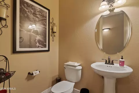 Bath - 4315 E Knudsen Dr, Phoenix, AZ 85050 photo 1 of 4