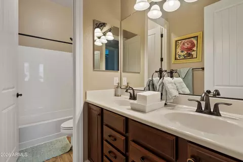 Bath - 4315 E Knudsen Dr, Phoenix, AZ 85050 photo 2 of 4