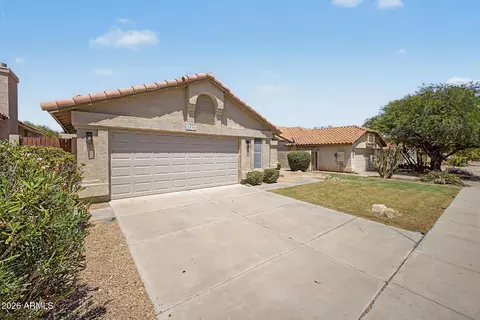 Exterior - 2434 E Cathedral Rock Dr, Phoenix, AZ 85048 photo 2 of 4