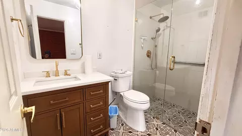Bath - 3230 E Mckinley St, Phoenix, AZ 85008 photo 1 of 2