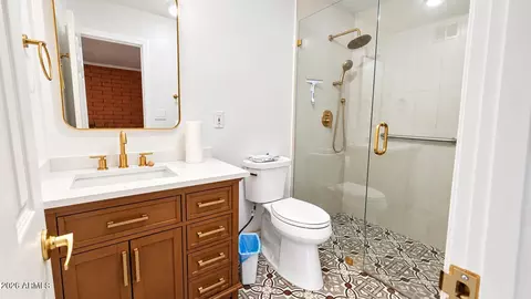 Bath - 3230 E Mckinley St, Phoenix, AZ 85008 photo 3 of 3