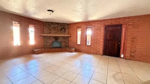 Living - 3230 E Mckinley St, Phoenix, AZ 85008 photo 1 of 1