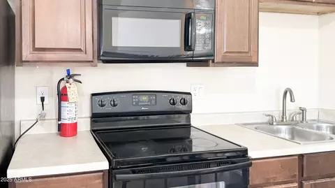 Kitchen - 8939 N 8th St, Phoenix, AZ 85020 photo 1 of 5