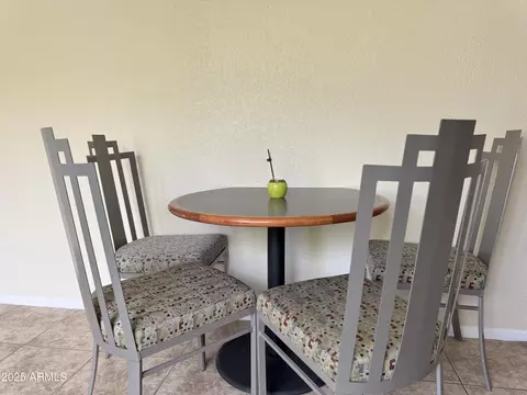 Dining - 8939 N 8th St, Phoenix, AZ 85020 photo 3 of 5