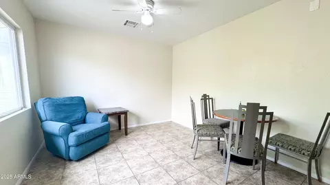 Dining - 8939 N 8th St, Phoenix, AZ 85020 photo 1 of 5