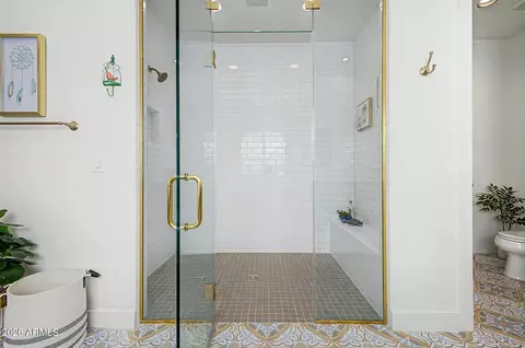 Bath - 3534 E Sagebrush St, Gilbert, AZ 85296 photo 2 of 6
