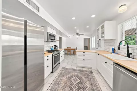 Kitchen - 1202 E Northview Ave, Phoenix, AZ 85020 photo 4 of 5
