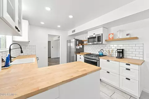 Kitchen - 1202 E Northview Ave, Phoenix, AZ 85020 photo 1 of 5