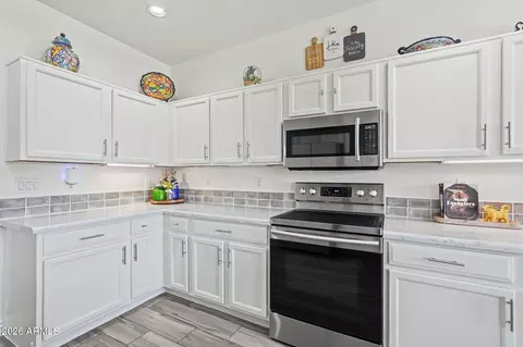 Kitchen - 10809 E Boston St, Apache Junction, AZ 85120 photo 6 of 6