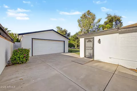 Exterior - 530 E Rose Ln, Phoenix, AZ 85012 photo 11 of 20