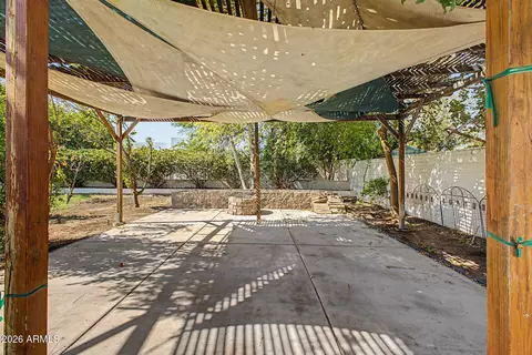 Exterior - 530 E Rose Ln, Phoenix, AZ 85012 photo 18 of 20