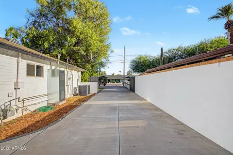Exterior - 530 E Rose Ln, Phoenix, AZ 85012 photo 14 of 20