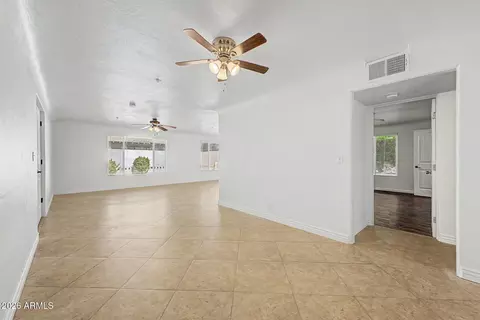 Living - 530 E Rose Ln, Phoenix, AZ 85012 photo 3 of 8