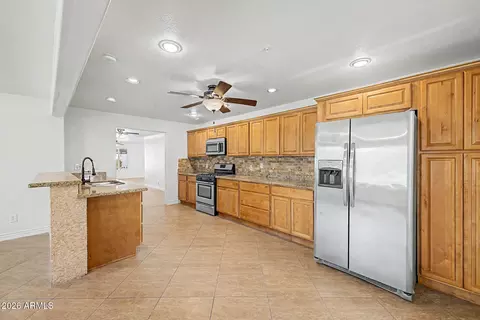 Kitchen - 530 E Rose Ln, Phoenix, AZ 85012 photo 1 of 3