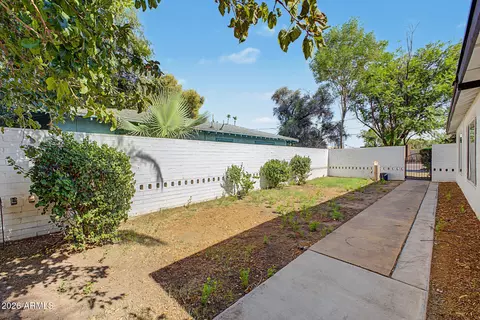 Exterior - 530 E Rose Ln, Phoenix, AZ 85012 photo 20 of 20