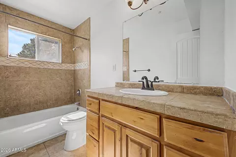 Bath - 530 E Rose Ln, Phoenix, AZ 85012 photo 4 of 4