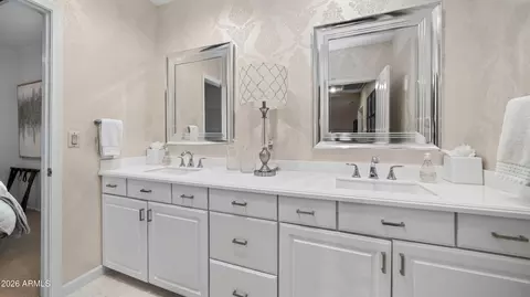 Bath - 42 E Maria Ln, Tempe, AZ 85284 photo 6 of 7