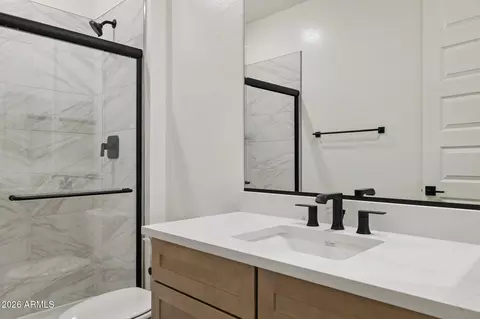 Bath - 2726 E Agave Knoll Rd, Phoenix, AZ 85024 photo 3 of 6
