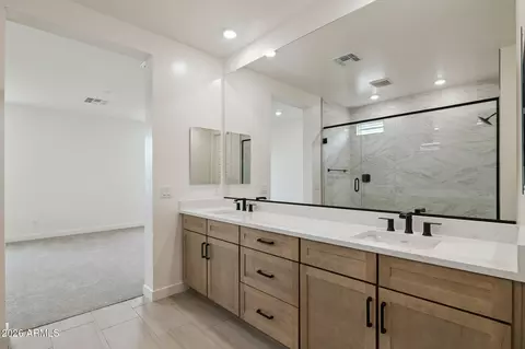Bath - 2726 E Agave Knoll Rd, Phoenix, AZ 85024 photo 5 of 6