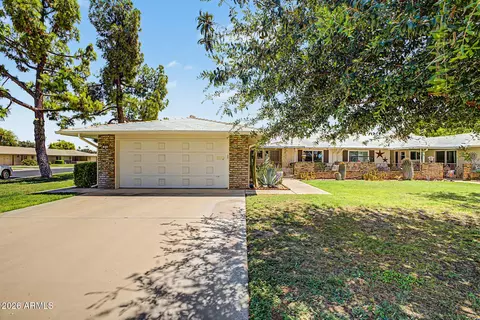 9525 W Shasta Dr, Sun City, AZ 85351