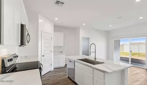 Kitchen - 2925 W Stearn Ave, Apache Junction, AZ 85120 photo 1 of 1