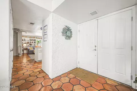 Entry Way - 1801 E Winter Dr, Phoenix, AZ 85020 photo 1 of 1