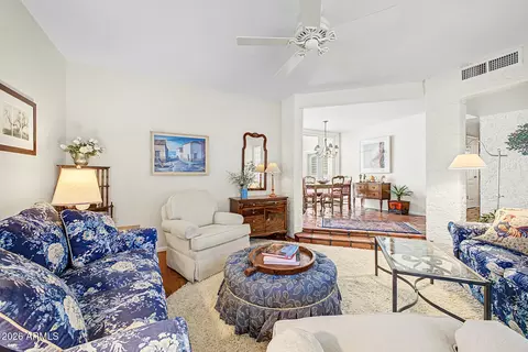 Living - 1801 E Winter Dr, Phoenix, AZ 85020 photo 3 of 4