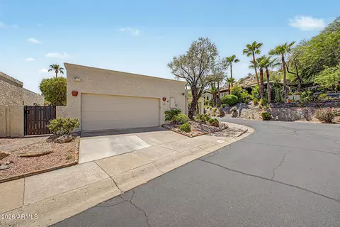 Exterior - 1801 E Winter Dr, Phoenix, AZ 85020 photo 4 of 9