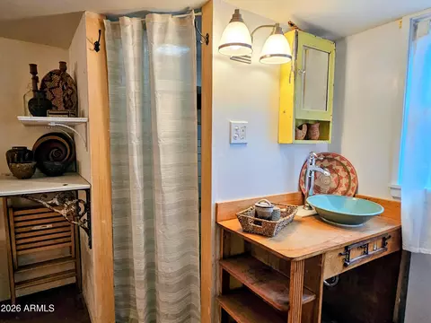 Bath - 433 Garden Ave, Bisbee, AZ 85603 photo 3 of 5