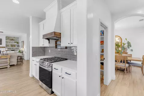 Kitchen - 3076 E Vallejo Dr, Gilbert, AZ 85298 photo 5 of 6