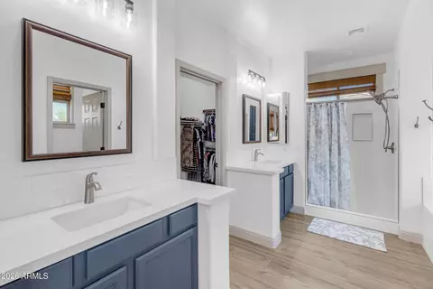 Bath - 3076 E Vallejo Dr, Gilbert, AZ 85298 photo 5 of 12